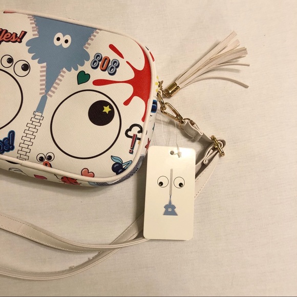 NWT Fun Print Zipper Crossbody Bag - Tassel - Picture 11 of 11